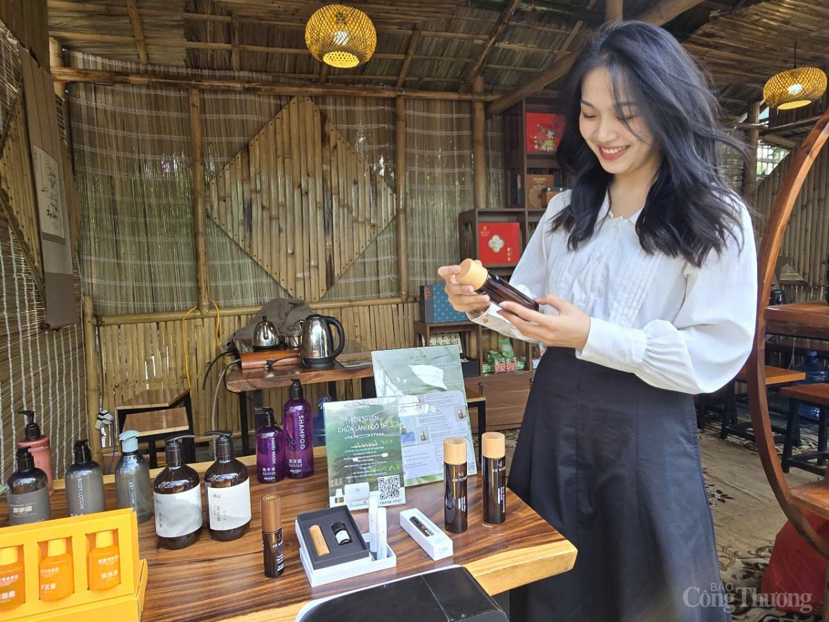 Khai mạc Chương trình Phố rượu vang, trà, cà phê và đặc sản Đà Lạt