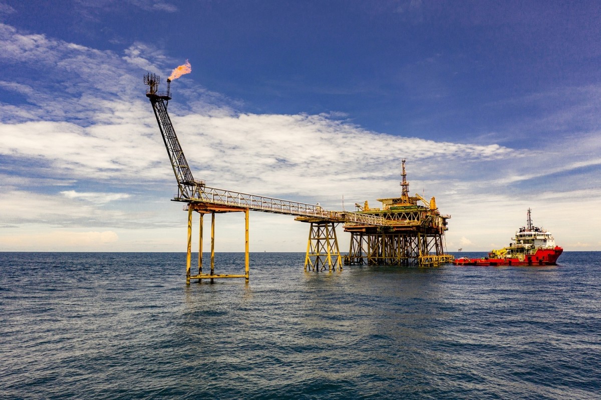 Petrovietnam khẳng định vai trò đầu tàu trong nền kinh tế và an ninh năng lượng quốc gia Petrovietnam khẳng định vai trò đầu tàu trong nền kinh tế và an ninh năng lượng quốc gia