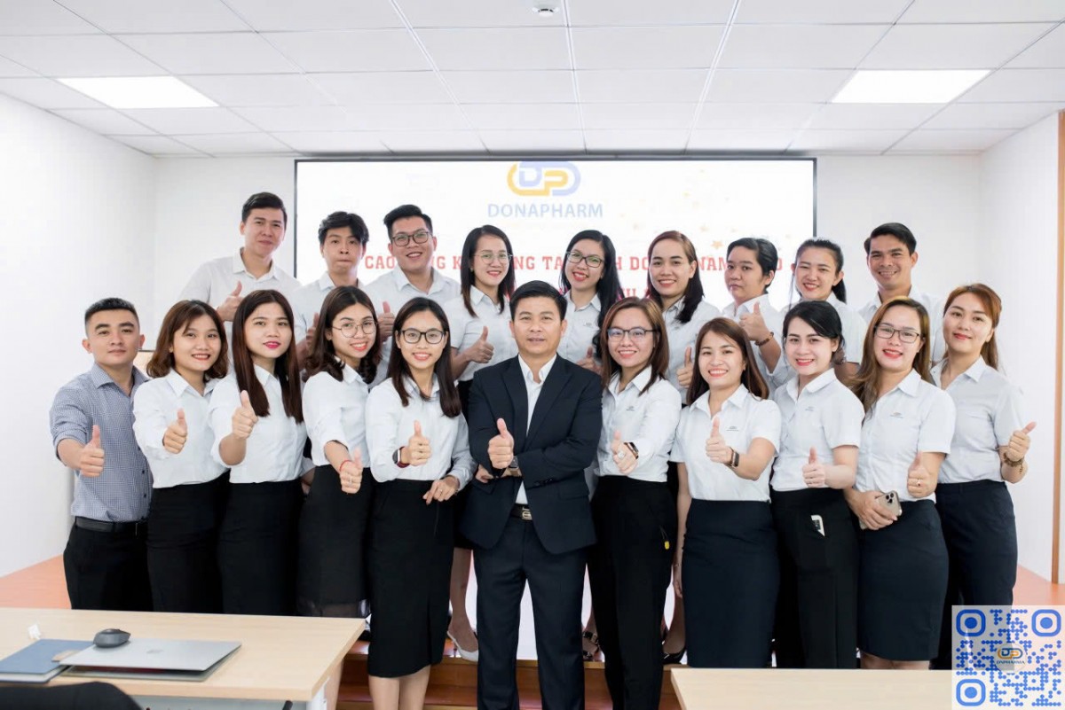 Với đội ngũ dược sĩ, chuyên viên tư vấn giàu kinh nghiệm, Donapharm luôn sẵn sàng tư vấn và hỗ trợ khách hàng một cách tận tâm và chuyên nghiệp nhất. Với đội ngũ dược sĩ, chuyên viên tư vấn giàu kinh nghiệm, Donapharm luôn sẵn sàng tư vấn và hỗ trợ khách hàng một cách tận tâm và chuyên nghiệp nhất.