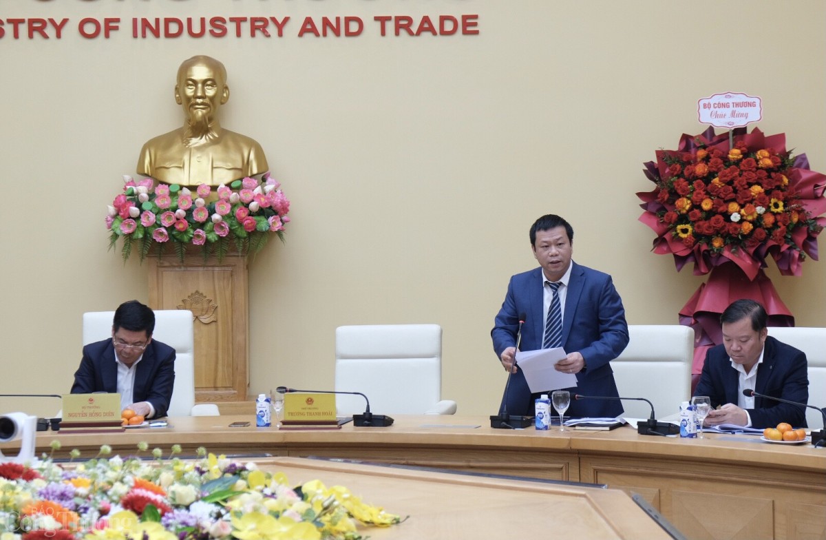 Chùm ảnh: Bộ trưởng Nguyễn Hồng Diên chủ trì hội nghị tổng kết năm 2024 của Cục Công nghiệp