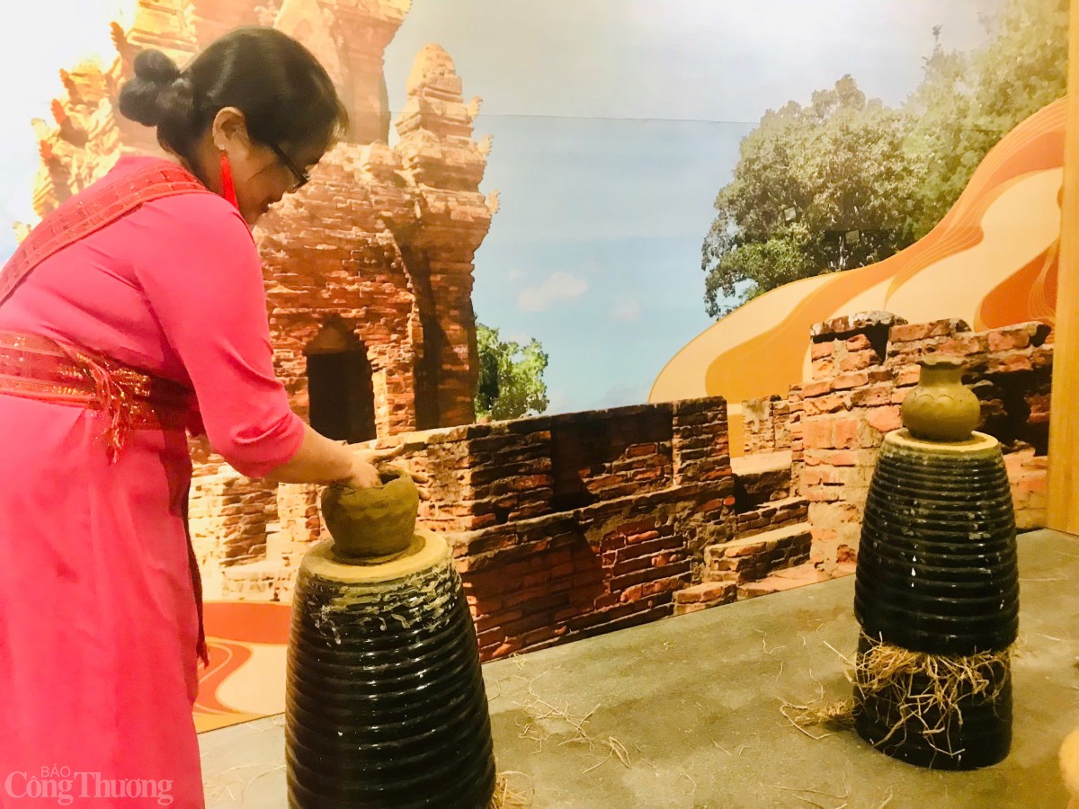 Bà con người Tày, Nùng đưa ‘điệu hát thần tiên” hát Then về Hà Nội Bà con người Tày, Nùng đưa ‘điệu hát thần tiên” hát Then về Hà Nội