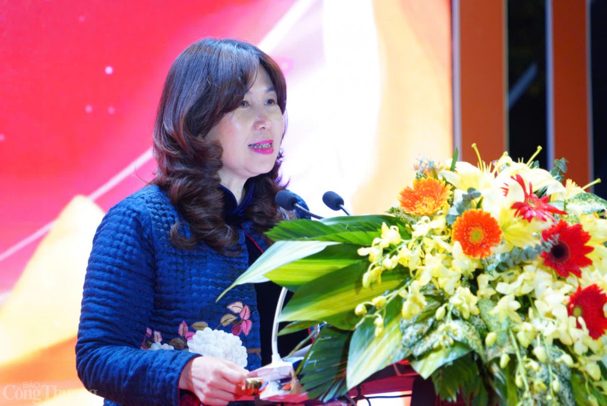 bà Đặng hương Giang bà Đặng hương Giang