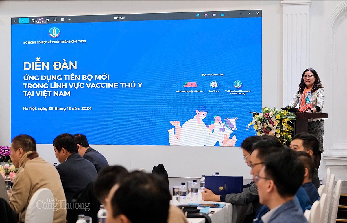 Bà Nguyễn Thị Thanh Thủy, Vụ trưởng Vụ Khoa học, Công nghệ và Môi trường (Bộ NN-PTNT), phát biểu chào mừng và khai mạc Diễn đàn. Bà Nguyễn Thị Thanh Thủy, Vụ trưởng Vụ Khoa học, Công nghệ và Môi trường (Bộ NN-PTNT), phát biểu chào mừng và khai mạc Diễn đàn.