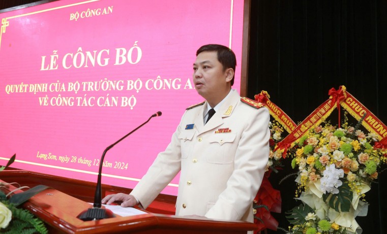 Đại tá Nguyễn Tiến Trung, tân Giám đốc Công an tỉnh Lạng Sơn phát biểu nhận nhiệm vụ. Ảnh: PT Đại tá Nguyễn Tiến Trung, tân Giám đốc Công an tỉnh Lạng Sơn phát biểu nhận nhiệm vụ. Ảnh: PT