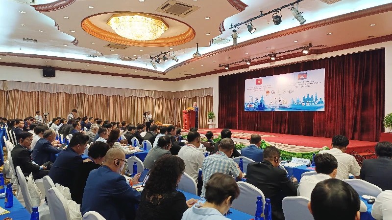 Diễn đàn xúc tiến thương mại và đầu tư Việt Nam-Campuchia: Tăng cường hợp tác thương mại điện tử xuyên biên giới và kinh tế số Diễn đàn xúc tiến thương mại và đầu tư Việt Nam-Campuchia: Tăng cường hợp tác thương mại điện tử xuyên biên giới và kinh tế số
