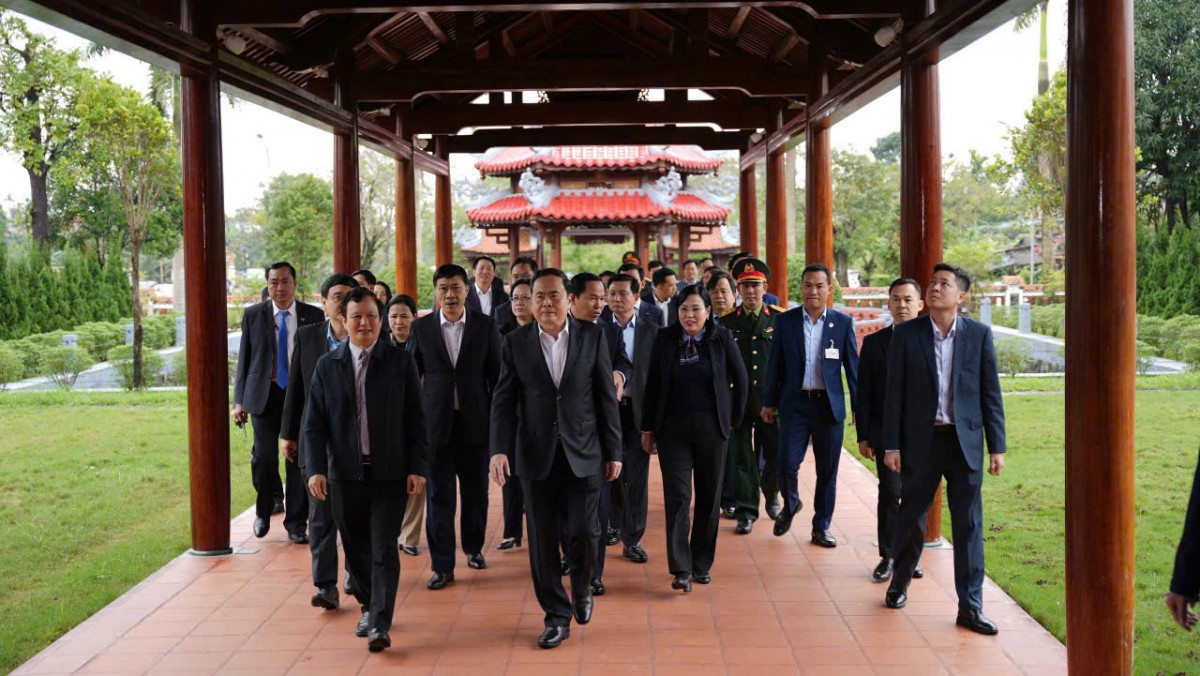 Chủ tịch Quốc hội thăm và làm việc tại Thừa Thiên Huế