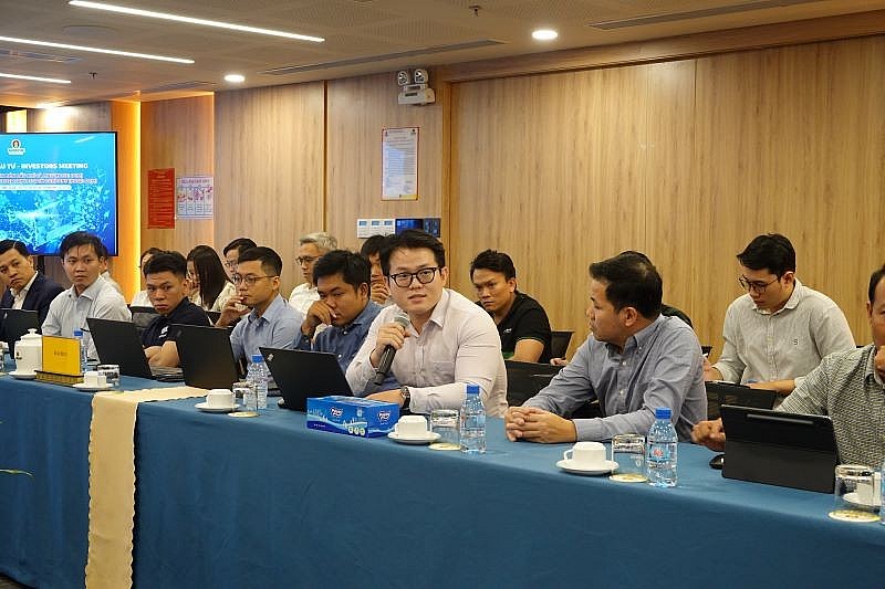 Tương tác trực tiếp với các lãnh đạo Phân Bón Cà Mau, nhà đầu tư đưa ra những câu hỏi đầy sắc bén về định hướng tăng trưởng và đổi mới 5 năm tiếp theo Tương tác trực tiếp với các lãnh đạo Phân Bón Cà Mau, nhà đầu tư đưa ra những câu hỏi đầy sắc bén về định hướng tăng trưởng và đổi mới 5 năm tiếp theo