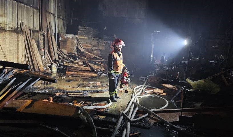 Thông tin thiệt hại vụ cháy xưởng gỗ ở Đan Phượng