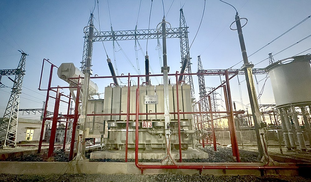 EVNNPT đóng điện máy biến áp thứ 3 TBA 220kV Nhà Bè EVNNPT đóng điện máy biến áp thứ 3 TBA 220kV Nhà Bè