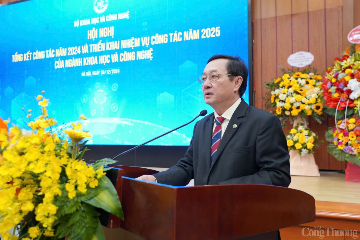 Bộ trưởng Bộ Khoa học và Công nghệ Huỳnh Thành Đạt Bộ trưởng Bộ Khoa học và Công nghệ Huỳnh Thành Đạt