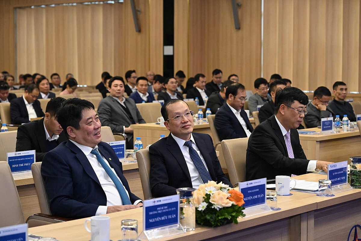 Bộ trưởng Nguyễn Hồng Diên: Tuyệt đối bảo đảm cung ứng điện Bộ trưởng Nguyễn Hồng Diên: Tuyệt đối bảo đảm cung ứng điện