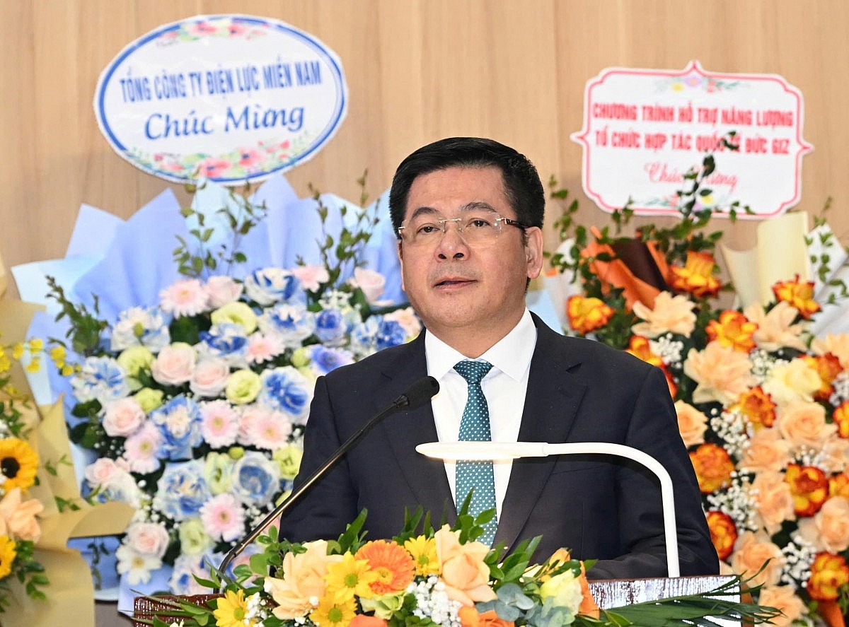 Bộ trưởng Nguyễn Hồng Diên: Tuyệt đối bảo đảm cung ứng điện Bộ trưởng Nguyễn Hồng Diên: Tuyệt đối bảo đảm cung ứng điện