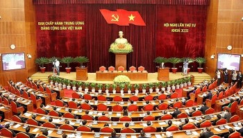 Nhận diện để ngăn chặn, đẩy lùi sự suy thoái về tư tưởng chính trị, đạo đức, lối sống và những biểu hiện “tự diễn biến”, “tự chuyển hóa”