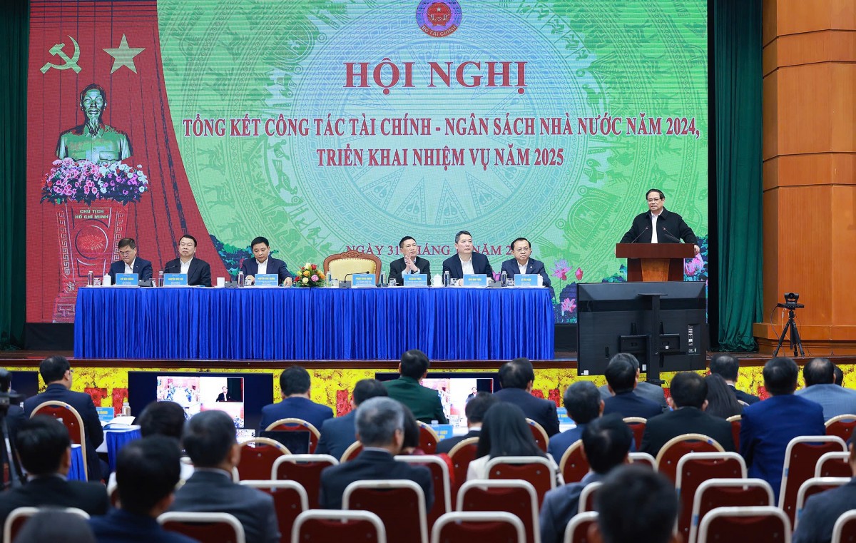 Thủ tướng Phạm Minh Chính dự hội nghị tổng kết công tác tài chính-ngân sách năm 2024 và triển khai nhiệm vụ năm 2025. Thủ tướng Phạm Minh Chính dự hội nghị tổng kết công tác tài chính-ngân sách năm 2024 và triển khai nhiệm vụ năm 2025.