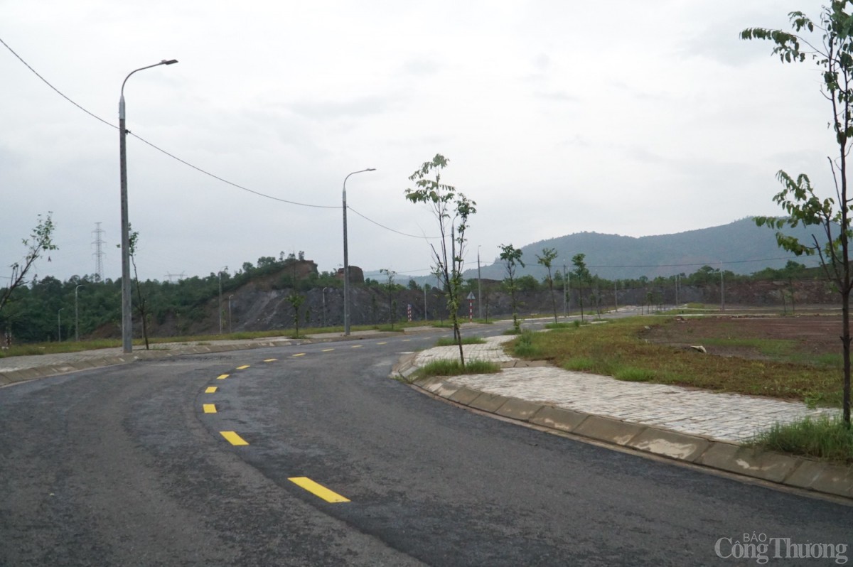 năm 2025, TP. Đà Nẵng sẽ đẩy nhanh thực hiện các thủ tục đầu tư xây dựng khu công nghiệp Hòa Ninh, cụm công nghiệp Hòa Nhơn để tạo quỹ đất thu hút đầu tư, bàn giao đất cho doanh nghiệp tại cụm công nghiệp Cẩm Lệ năm 2025, TP. Đà Nẵng sẽ đẩy nhanh thực hiện các thủ tục đầu tư xây dựng khu công nghiệp Hòa Ninh, cụm công nghiệp Hòa Nhơn để tạo quỹ đất thu hút đầu tư, bàn giao đất cho doanh nghiệp tại cụm công nghiệp Cẩm Lệ