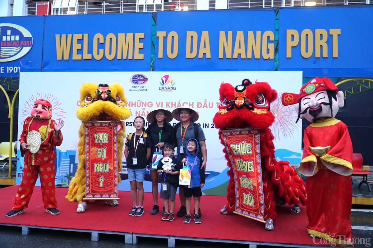 Những tín hiệu tích cực trong ngày đầu năm mang đến kỳ vọng lớn cho ngành du lịch Đà Nẵng năm 2025, với mục tiêu thu hút hơn 11,9 triệu lượt khách lưu trú trong năm mới 2025 này.