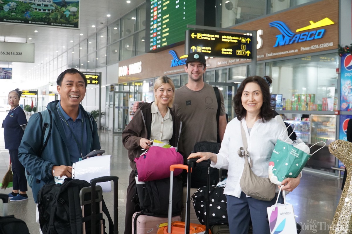 Hoạt động đón khách đầu năm luôn là sự kiện mở màn đầy cảm hứng cho ngành du lịch TP. Đà Nẵng.