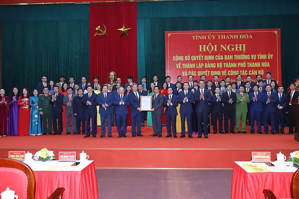 Nhập Đảng bộ huyện Đông Sơn vào Đảng bộ TP. Thanh Hóa