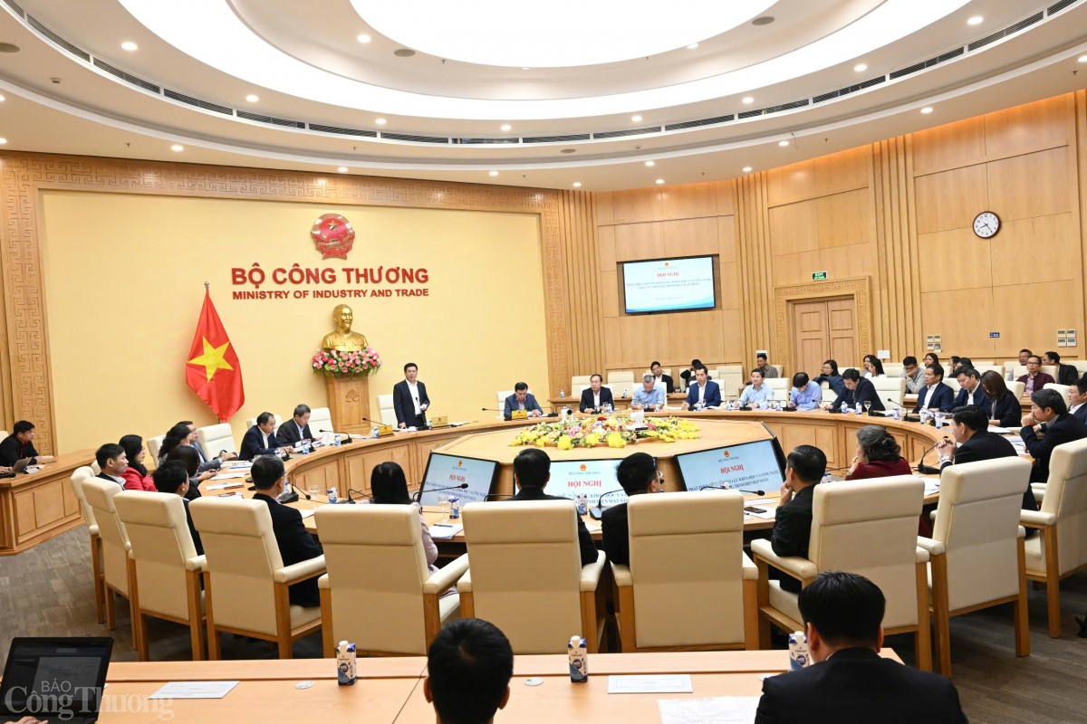 Bộ trưởng Nguyễn Hồng Diên: Điện hạt nhân là xu thế tất yếu Bộ trưởng Nguyễn Hồng Diên: Điện hạt nhân là xu thế tất yếu