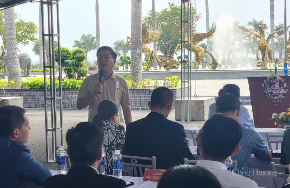 Ông Võ Ngọc Châu, Chủ tịch HĐQT Công ty CP Xây dựng công trình giao thông 586 cho biết, các đơn vị tham gia Chợ hoa Xuân được miễn phí mặt bằng, điện nước. Ông Võ Ngọc Châu, Chủ tịch HĐQT Công ty CP Xây dựng công trình giao thông 586 cho biết, các đơn vị tham gia Chợ hoa Xuân được miễn phí mặt bằng, điện nước. Cần Thơ