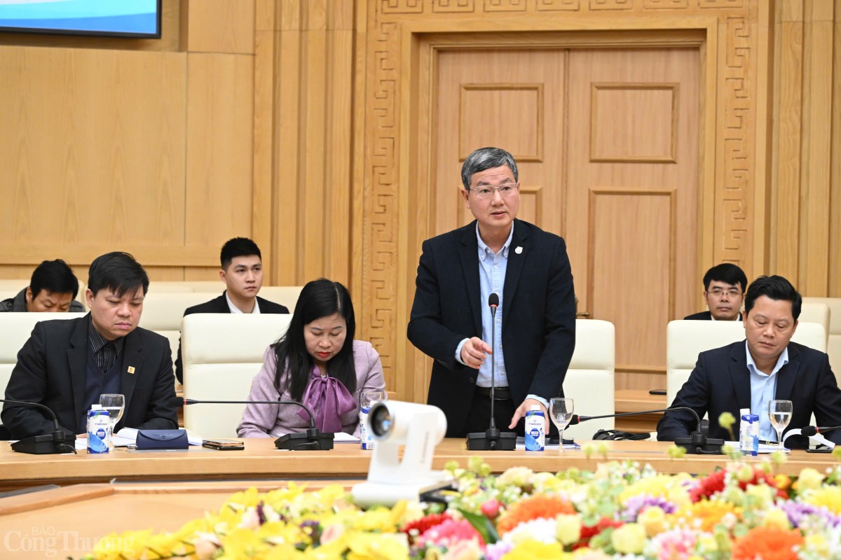 Ông Trần Hoàng Long, Đại học Kinh tế Kỹ thuật Công nghiệp. Ảnh: Cấn Dũng Ông Trần Hoàng Long, Đại học Kinh tế Kỹ thuật Công nghiệp. Ảnh: Cấn Dũng