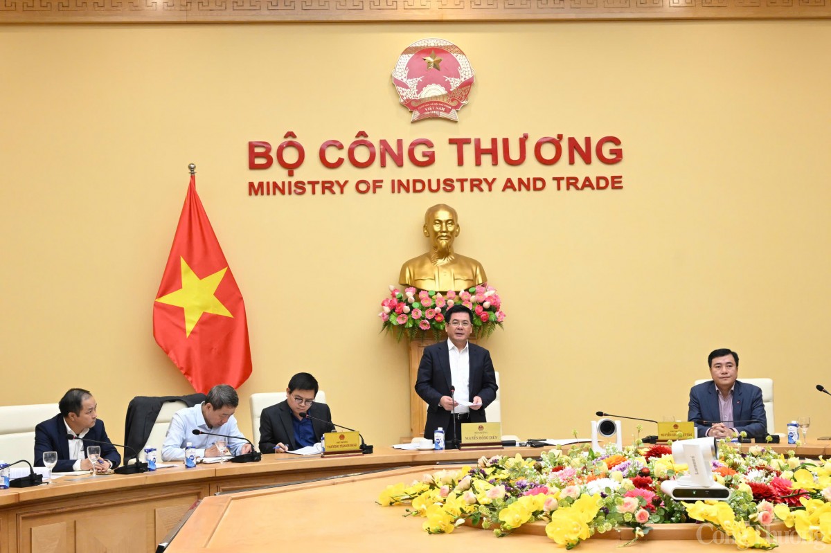 Bộ trưởng Bộ Công Thương Nguyễn Hồng Diên Bộ trưởng Bộ Công Thương Nguyễn Hồng Diên