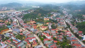 Công nhận 2 huyện đạt chuẩn nông thôn mới