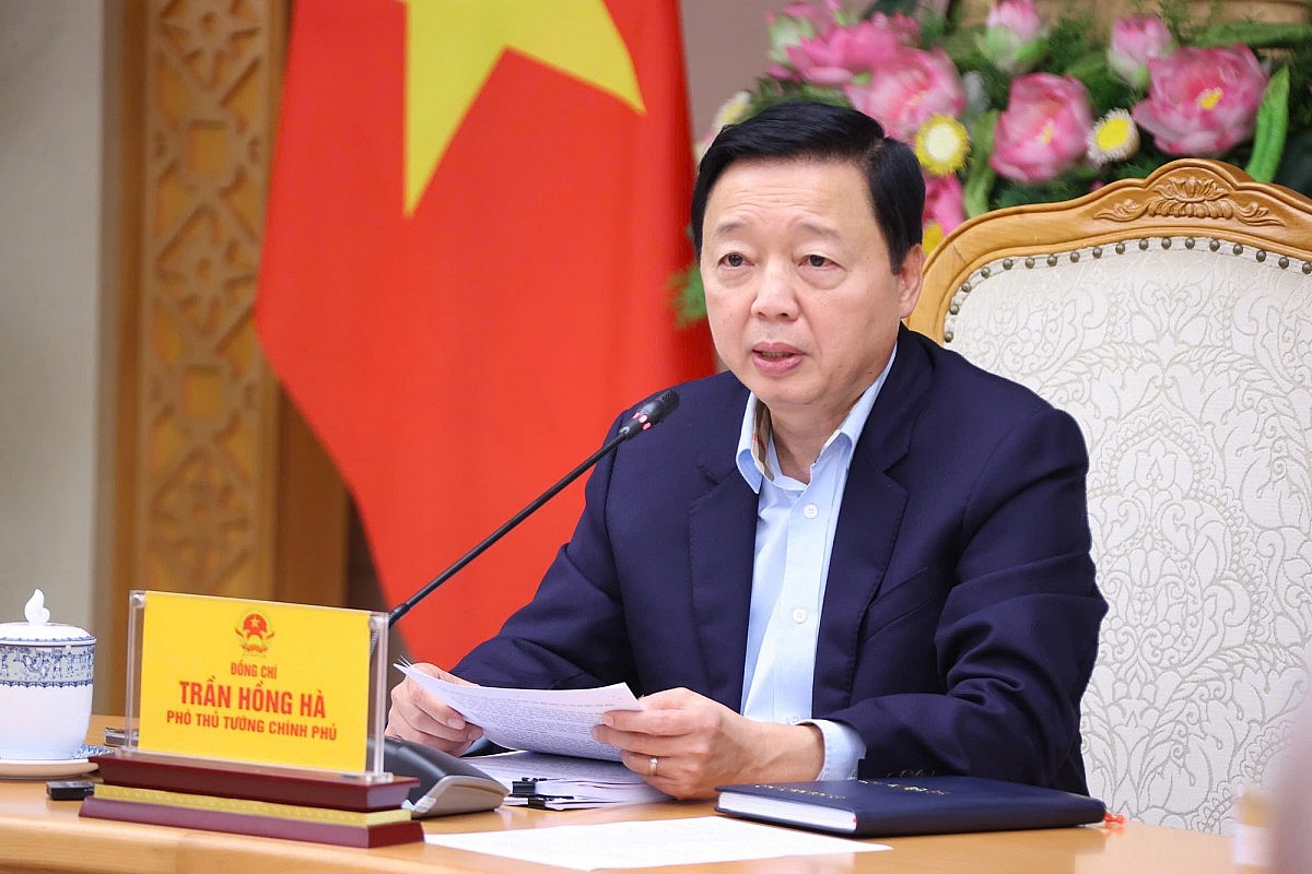 Phó Thủ tướng Trần Hồng Hà phát biểu kết luận cuộc họp về đề xuất chính sách khuyến khích phát triển phương tiện sử dụng điện, năng lượng xanh - Ảnh: VGP/Đình Nam Phó Thủ tướng Trần Hồng Hà phát biểu kết luận cuộc họp về đề xuất chính sách khuyến khích phát triển phương tiện sử dụng điện, năng lượng xanh - Ảnh: VGP/Đình Nam