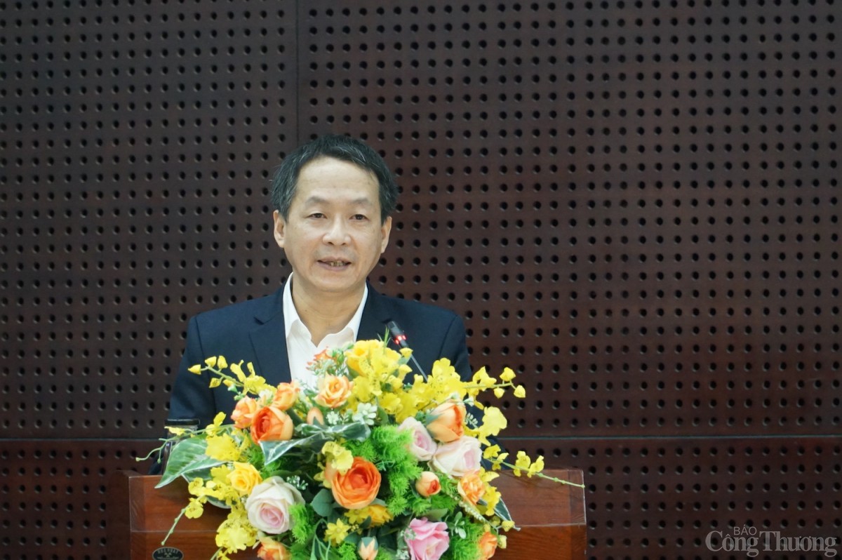 Ông Trần Văn Vũ - Cục trưởng Cục Thống kê Đà Nẵng cho biết kinh tế Đà Nẵng năm 2024 ghi nhận sự phục hồi tích cực, mạnh mẽ của lĩnh vực công nghiệp - xây dựng Ông Trần Văn Vũ - Cục trưởng Cục Thống kê Đà Nẵng cho biết kinh tế Đà Nẵng năm 2024 ghi nhận sự phục hồi tích cực, mạnh mẽ của lĩnh vực công nghiệp - xây dựng