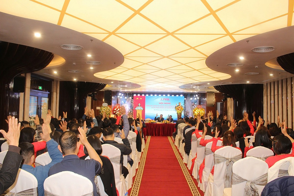 Ngày 27/12/2024, PVOIL Hải Phòng đã tổ chức thành công Hội nghị tổng kết công tác đảng, hoạt động SXKD năm 2024 và Hội nghị Người lao động năm 2025 Ngày 27/12/2024, PVOIL Hải Phòng đã tổ chức thành công Hội nghị tổng kết công tác đảng, hoạt động SXKD năm 2024 và Hội nghị Người lao động năm 2025