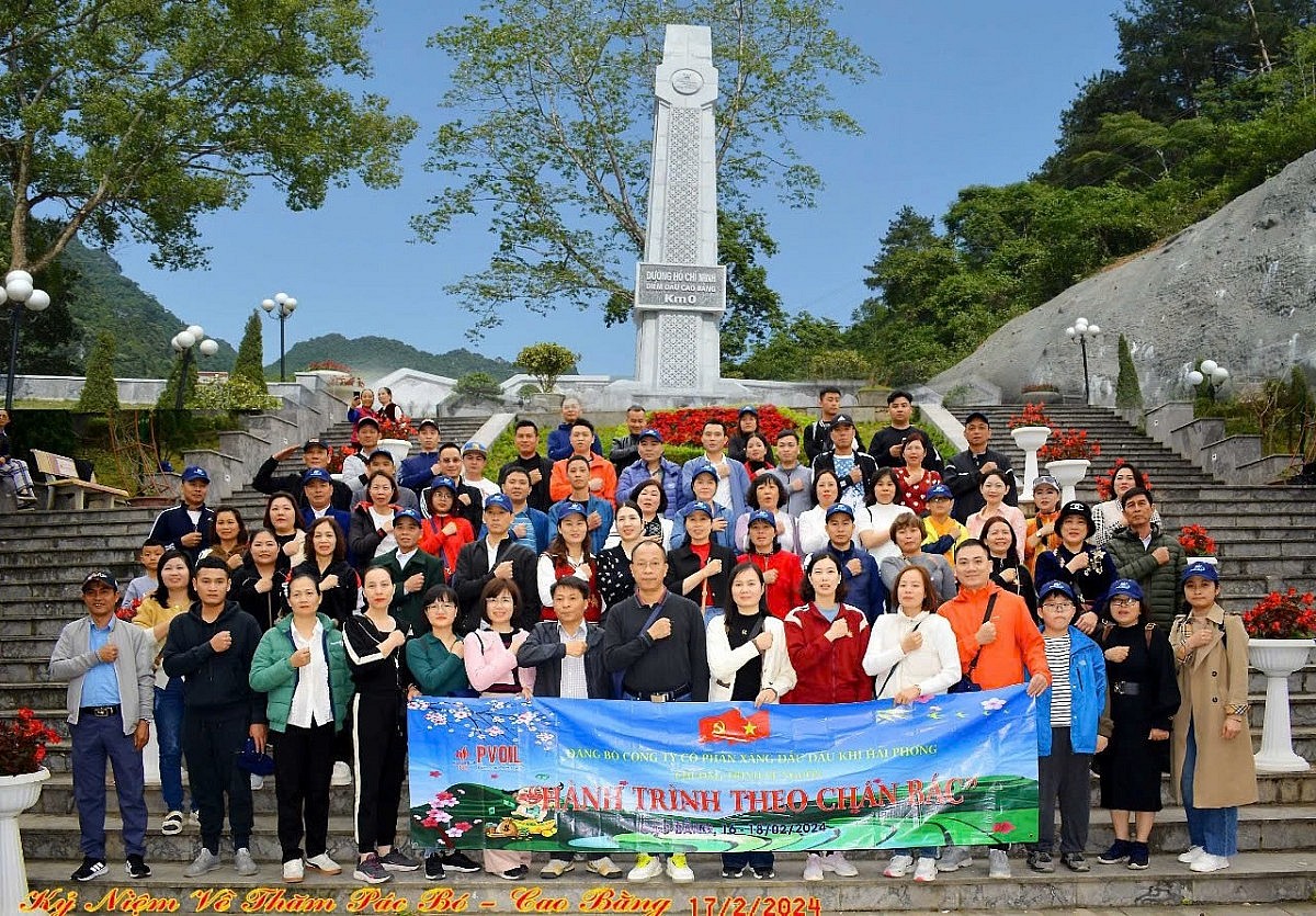 Chương trình về nguồn năm 2024 do Đảng bộ Công ty tổ chức Chương trình về nguồn năm 2024 do Đảng bộ Công ty tổ chức