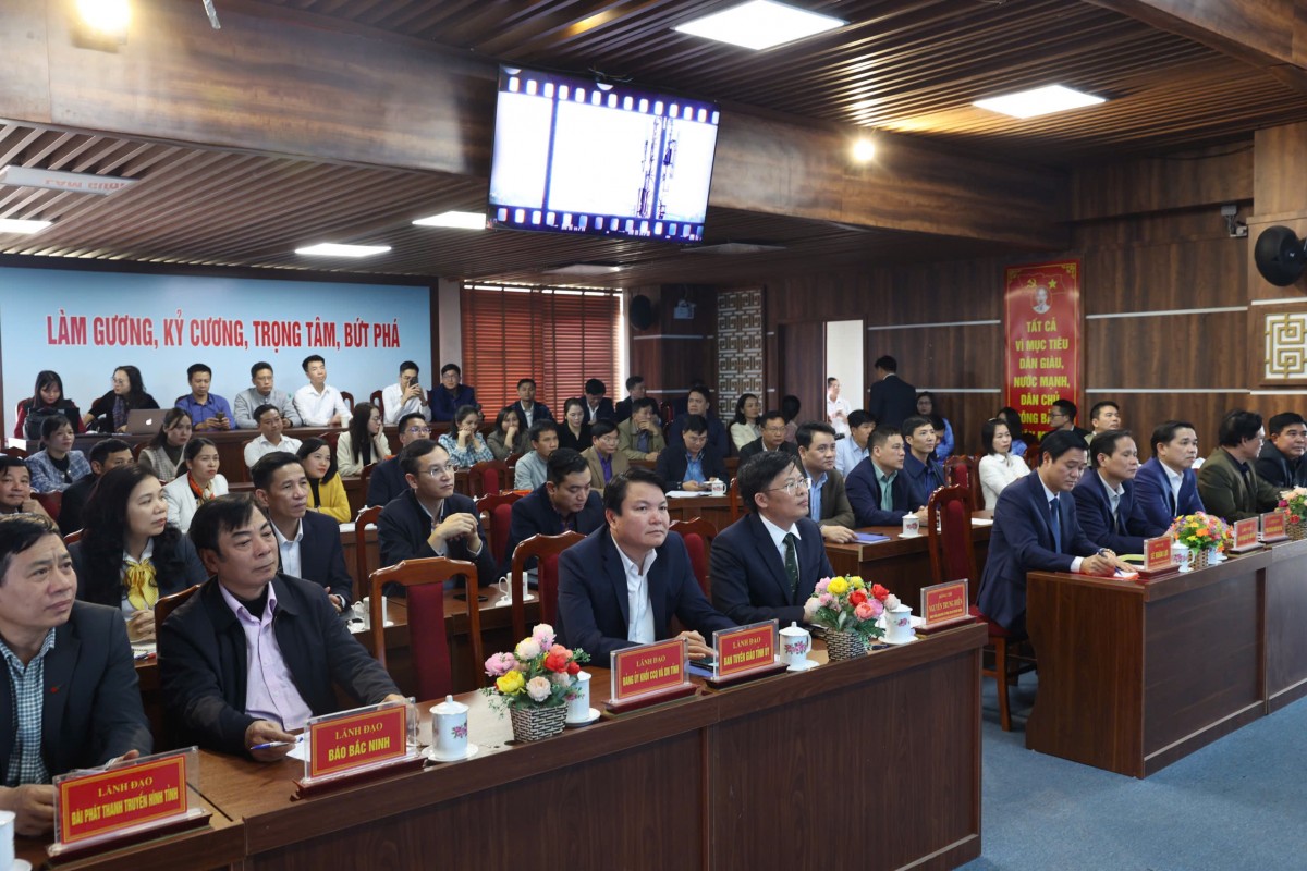 Đại biểu tham dự hội nghị Đại biểu tham dự hội nghị