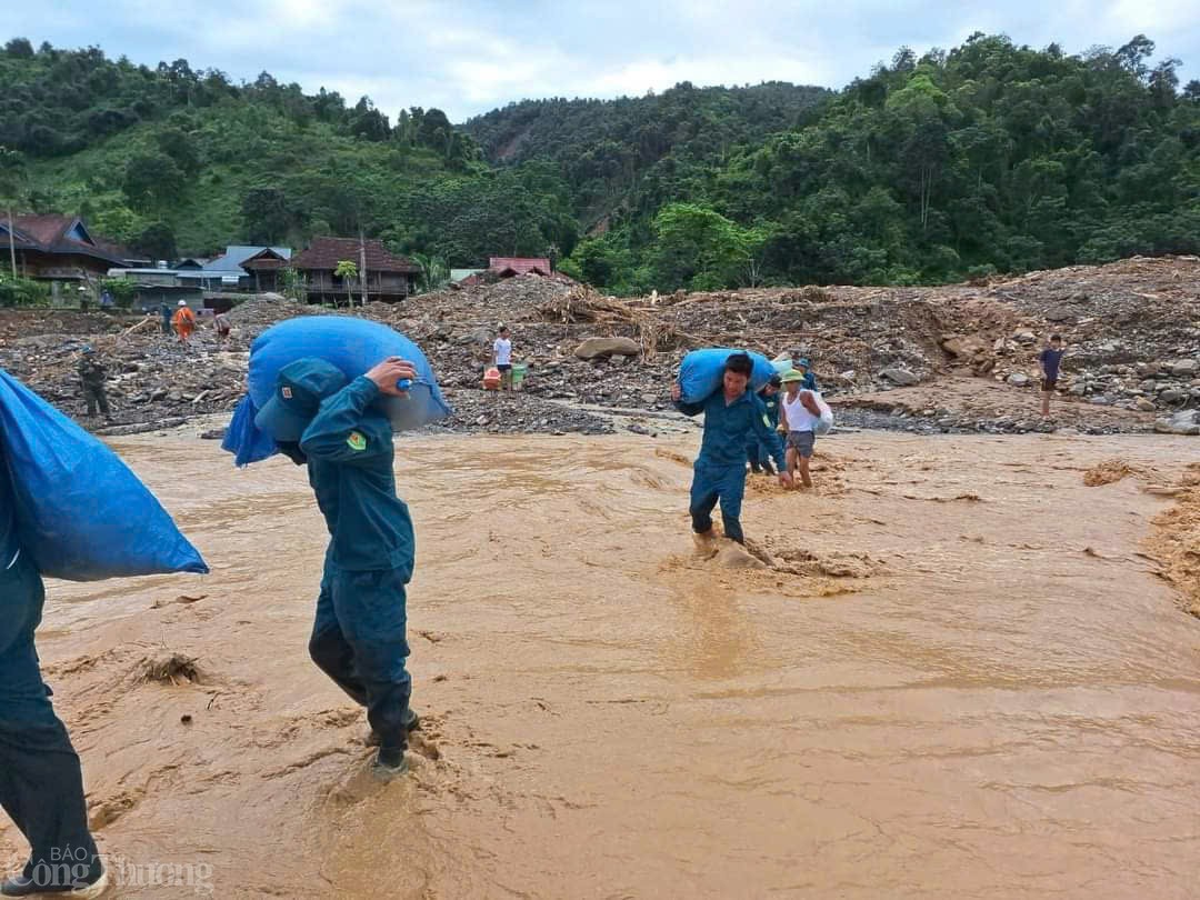‘Làng Nủ’ ở Điện Biên nhận 15 máy cày do VEAM trao tặng ‘Làng Nủ’ ở Điện Biên nhận 15 máy cày do VEAM trao tặng