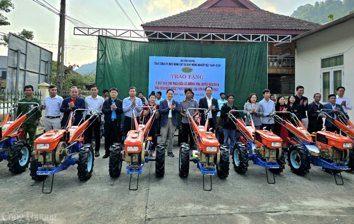‘Làng Nủ’ ở Điện Biên nhận 15 máy cày do VEAM trao tặng ‘Làng Nủ’ ở Điện Biên nhận 15 máy cày do VEAM trao tặng