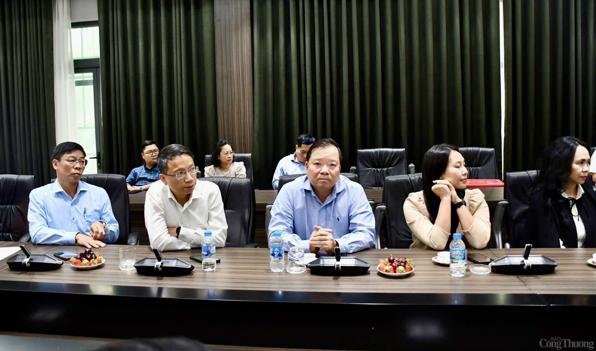 Bộ trưởng Nguyễn Hồng Diên làm việc với các trường phía Nam