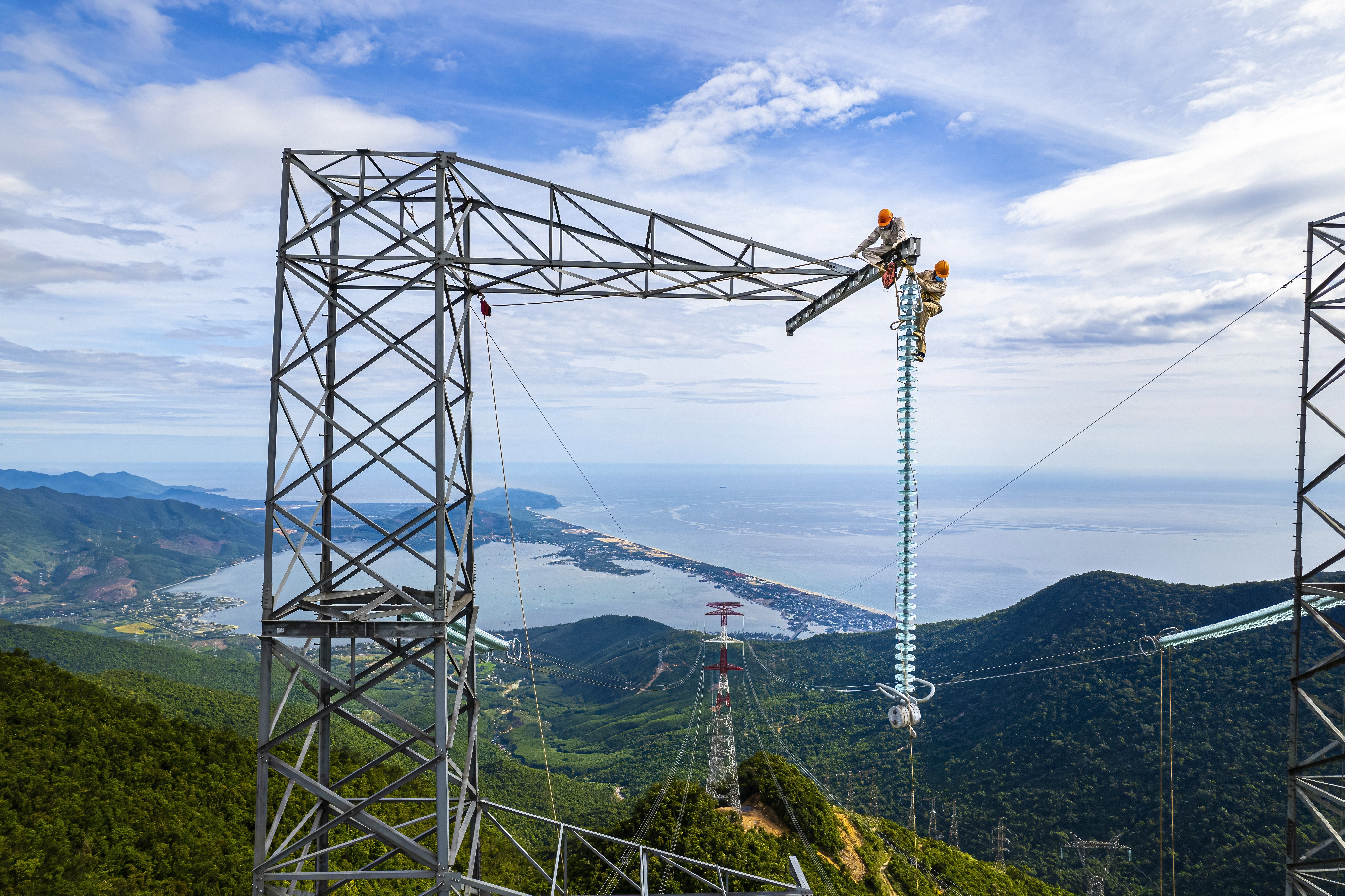 Năm 2025: Khởi công 208 dự án, đóng điện 281 dự án Năm 2025: Khởi công 208 dự án, đóng điện 281 dự án