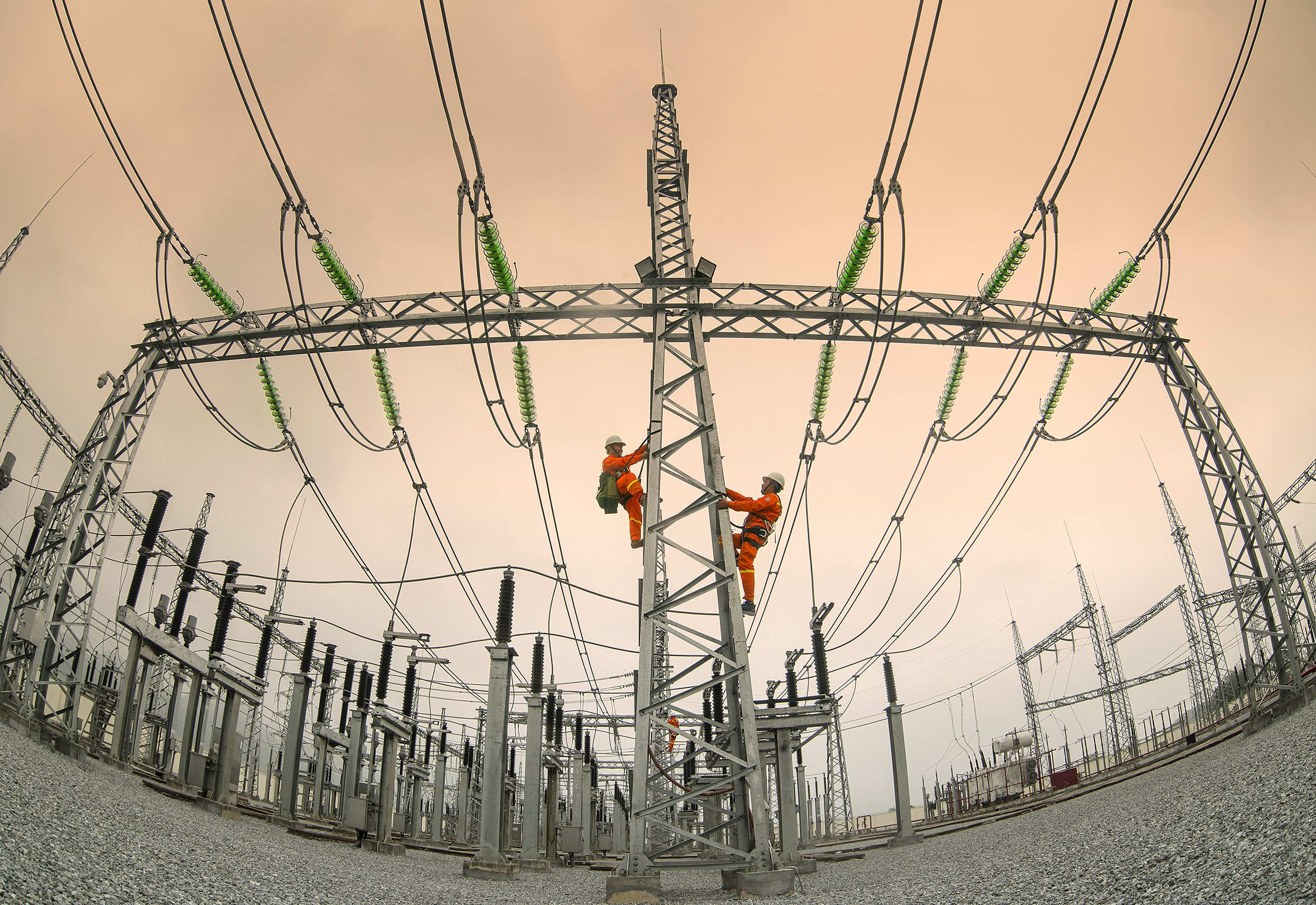 Năm 2025, EVNNPT khởi công và đóng điện 108 dự án Năm 2025, EVNNPT khởi công và đóng điện 108 dự án