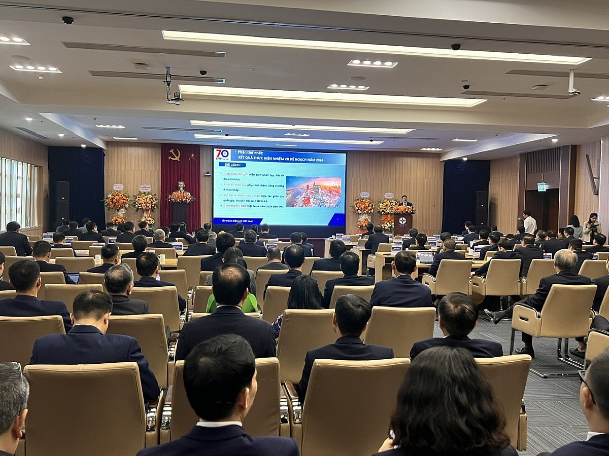 EVN: Điện thương phẩm tăng 9,24%, doanh thu tăng 13,7% EVN: Điện thương phẩm tăng 9,24%, doanh thu tăng 13,7%