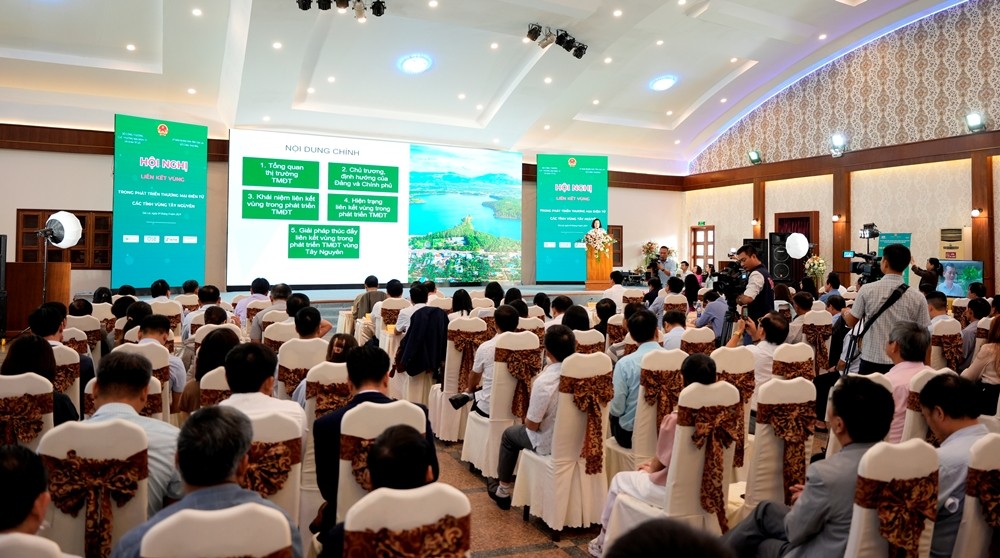 Năm 2024 Cục Thương mại điện tử và Kinh tế số đã đẩy mạnh việc triển khai phát triển liên kết vùng trong thương mại điện tử Năm 2024 Cục Thương mại điện tử và Kinh tế số đã đẩy mạnh việc triển khai phát triển liên kết vùng trong thương mại điện tử