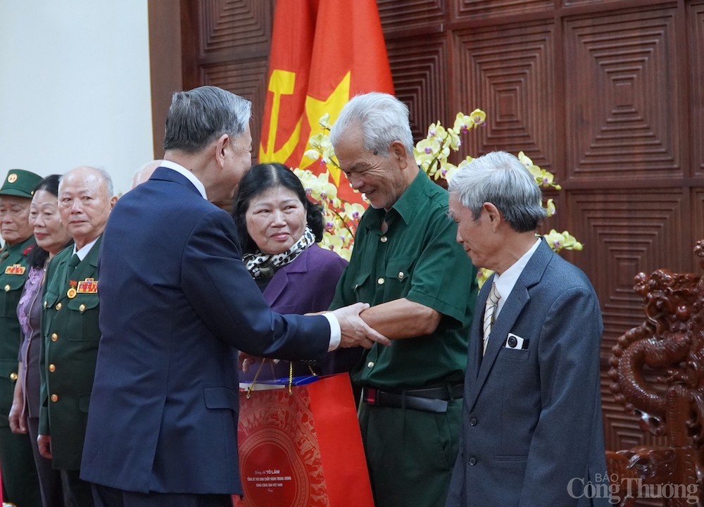 Tổng Bí thư Tô Lâm thăm, làm việc với Quân đoàn 34 Tổng Bí thư Tô Lâm thăm, làm việc với Quân đoàn 34