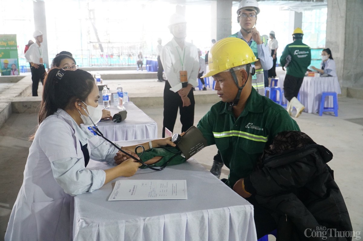 Khám sức khỏe cho người lao động