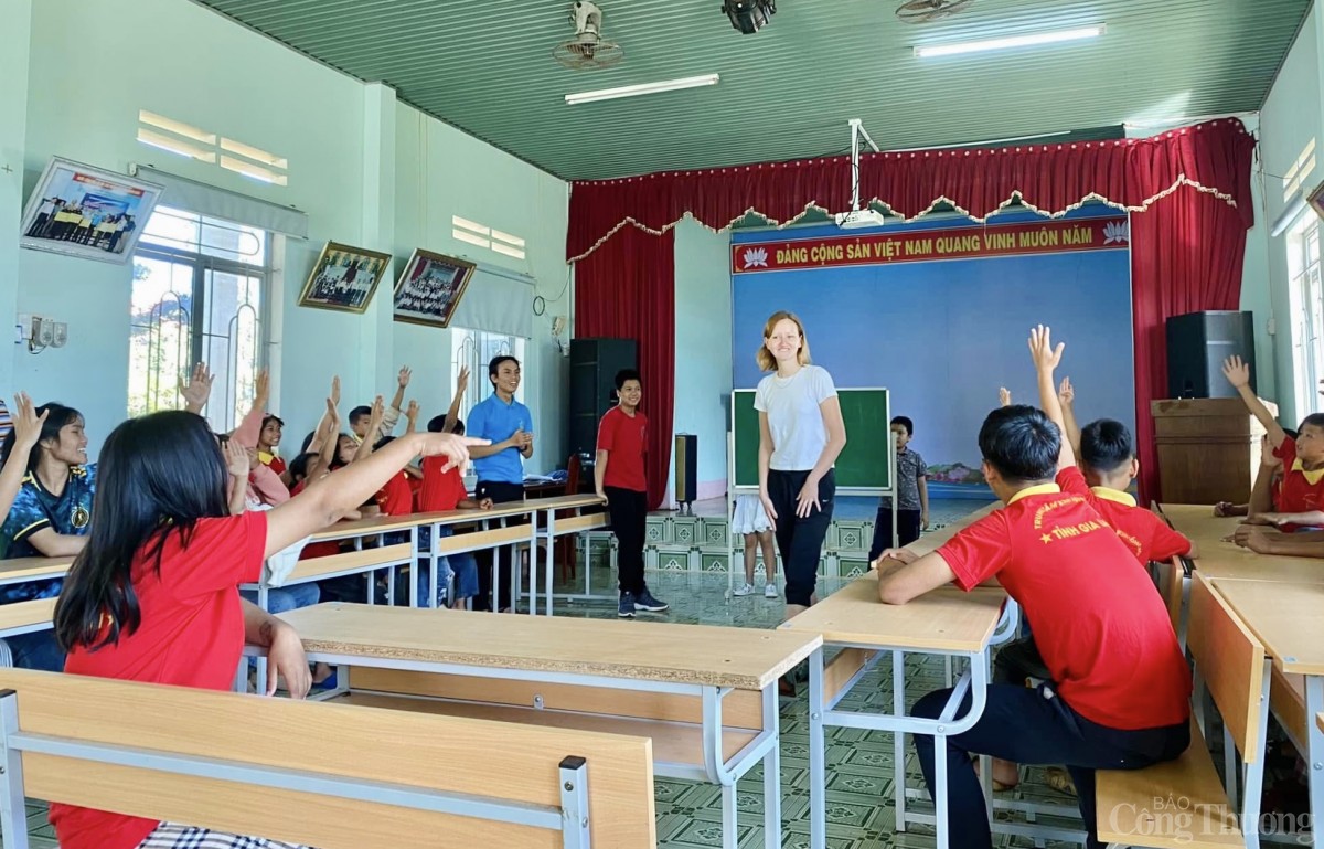 Lớp tiếng Anh miễn phí cho trẻ yếu thế ở Gia Lai