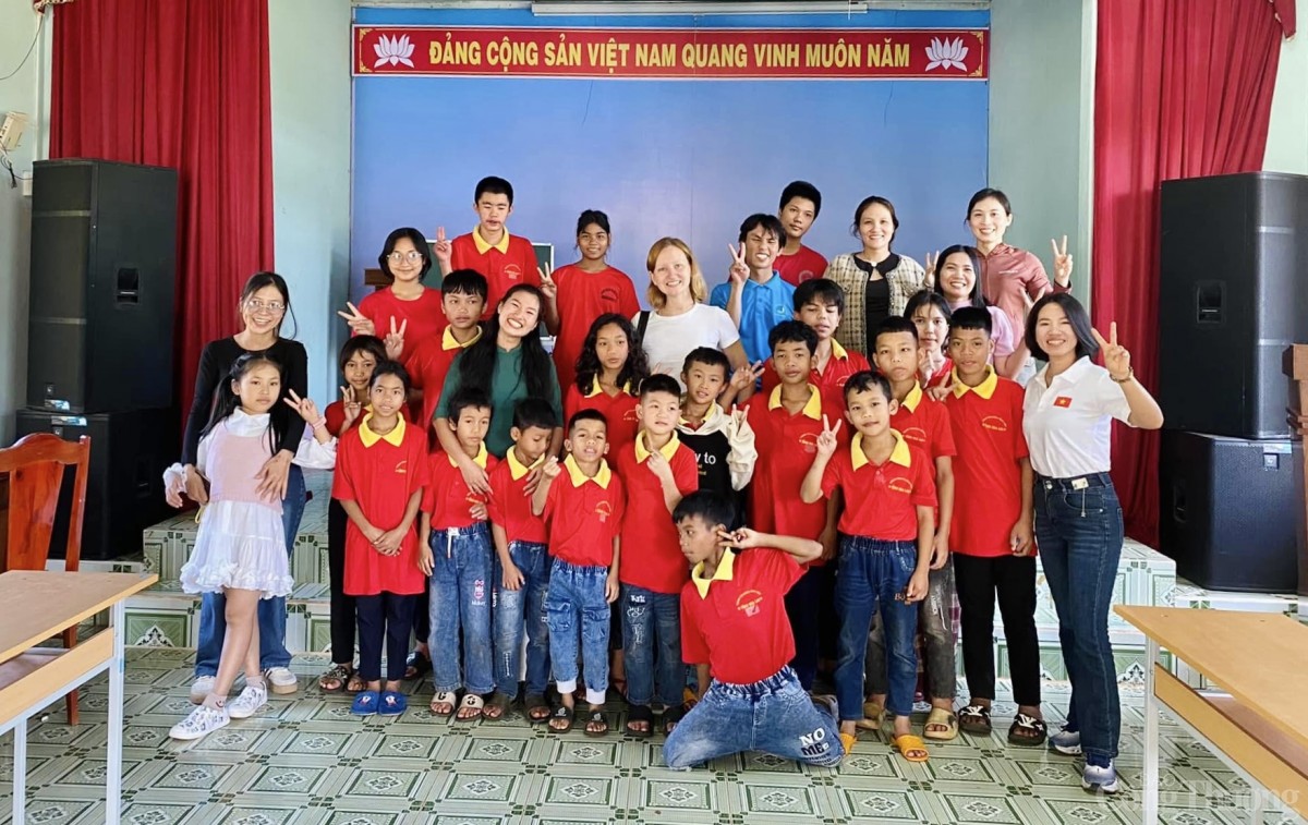 Lớp tiếng Anh miễn phí cho trẻ yếu thế ở Gia Lai