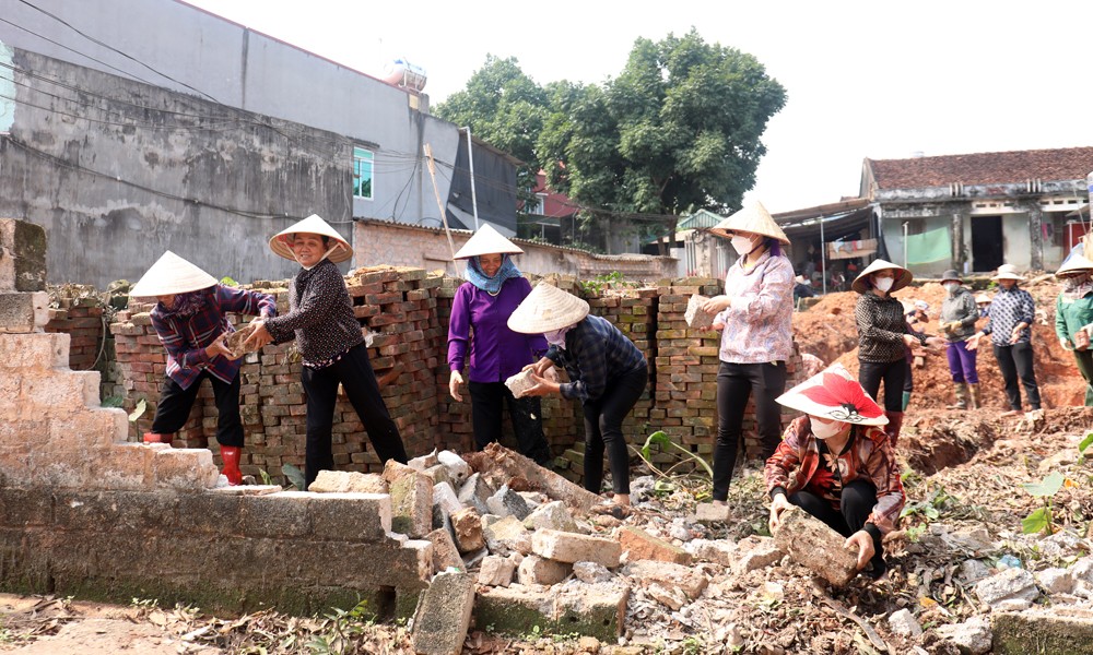 đẩy mạnh phong trào thi đua