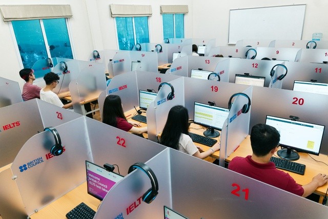 Từ 30/3, thi IELTS tại Việt Nam hoàn toàn trên máy tính.