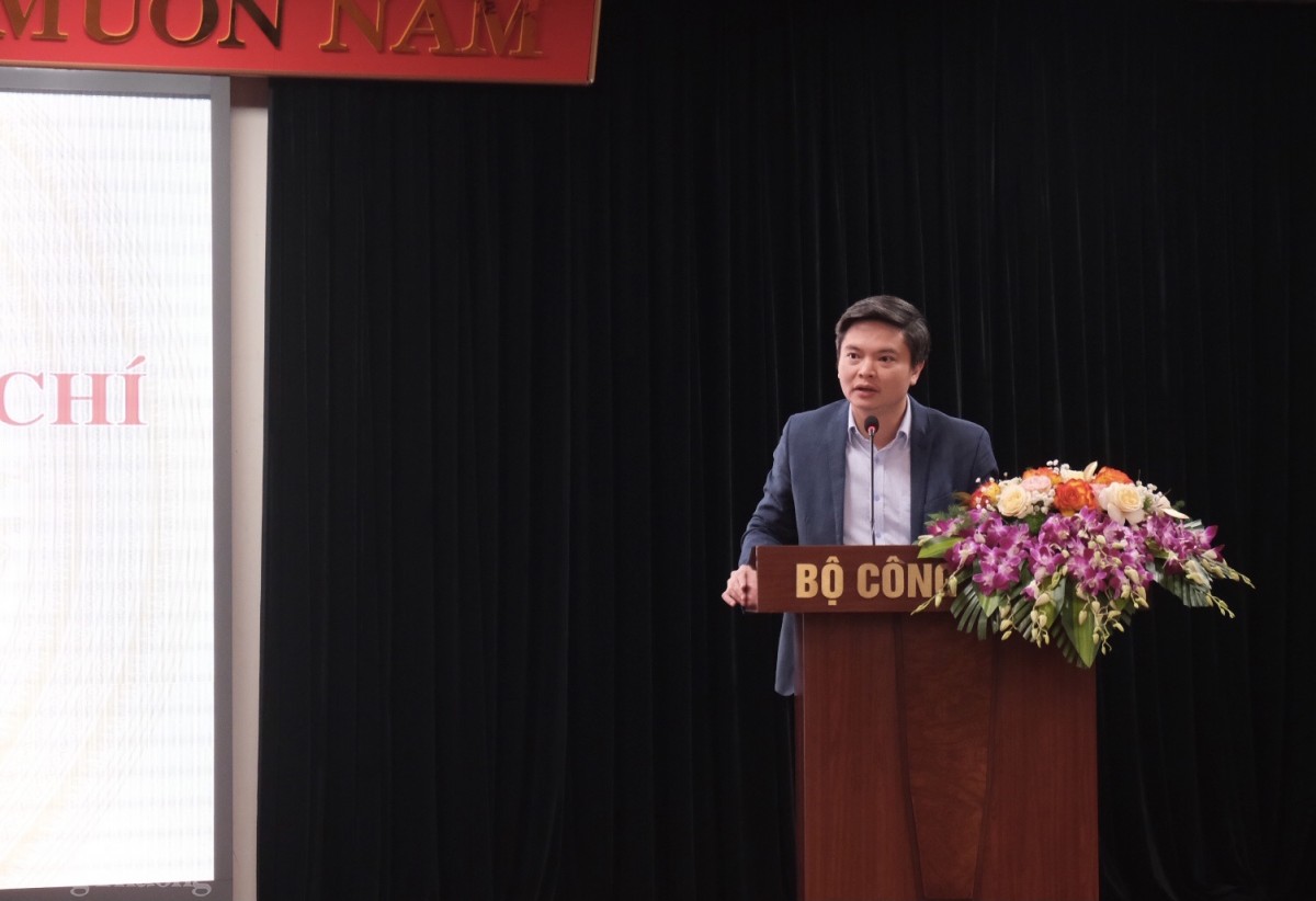 Khẩn trương xây dựng văn bản liên quan đến Luật Điện lực Khẩn trương xây dựng văn bản liên quan đến Luật Điện lực