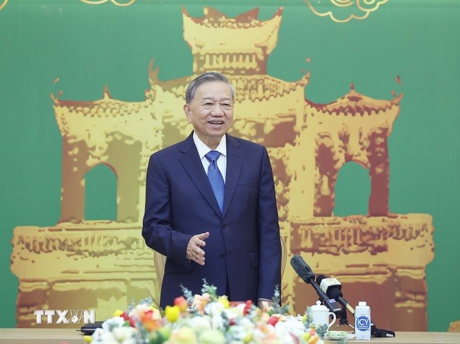 Tổng Bí thư Tô Lâm chúc Tết Đảng bộ, chính quyền và nhân dân tỉnh Hưng Yên. Tổng Bí thư Tô Lâm chúc Tết Đảng bộ, chính quyền và nhân dân tỉnh Hưng Yên.