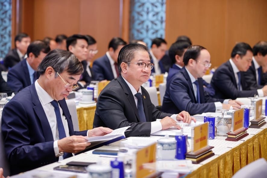 Lãnh đạo các địa phương dự Hội nghị tại điểm cầu trụ sở Chính phủ - Ảnh: VGP/Nhật Bắc Lãnh đạo các địa phương dự Hội nghị tại điểm cầu trụ sở Chính phủ - Ảnh: VGP/Nhật Bắc