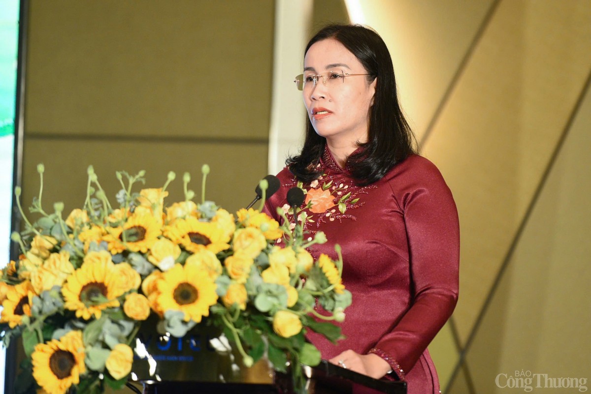 Phó Chủ tịch UBND TP Đà Nẵng Nguyễn Thị Anh Thi phát biêủ tại buổi lễ