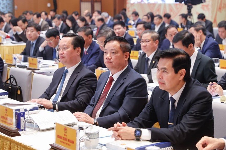 Lãnh đạo các địa phương tham dự Hội nghị tổng kết công tác năm 2024, triển khai nhiệm vụ năm 2025 của Chính phủ và chính quyền địa phương diễn ra tại trụ sở Chính phủ. Ảnh: VGP/Nhật Bắc Lãnh đạo các địa phương tham dự Hội nghị tổng kết công tác năm 2024, triển khai nhiệm vụ năm 2025 của Chính phủ và chính quyền địa phương diễn ra tại trụ sở Chính phủ. Ảnh: VGP/Nhật Bắc